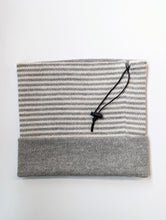 Load image into Gallery viewer, Neckwarmer "Pale Grey Light Combo "