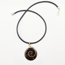 Load image into Gallery viewer, Round-shaped Necklace "Natural Black"