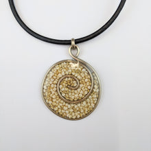 Load image into Gallery viewer, Round-shaped Necklace "Natural White"