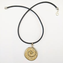 Load image into Gallery viewer, Round-shaped Necklace "Natural White"