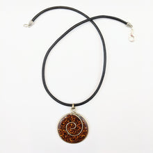 Load image into Gallery viewer, Round-shaped Necklace "Natural Red"
