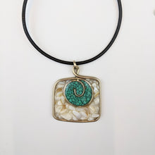 Load image into Gallery viewer, Square-shaped Necklace &quot;Jade&quot;
