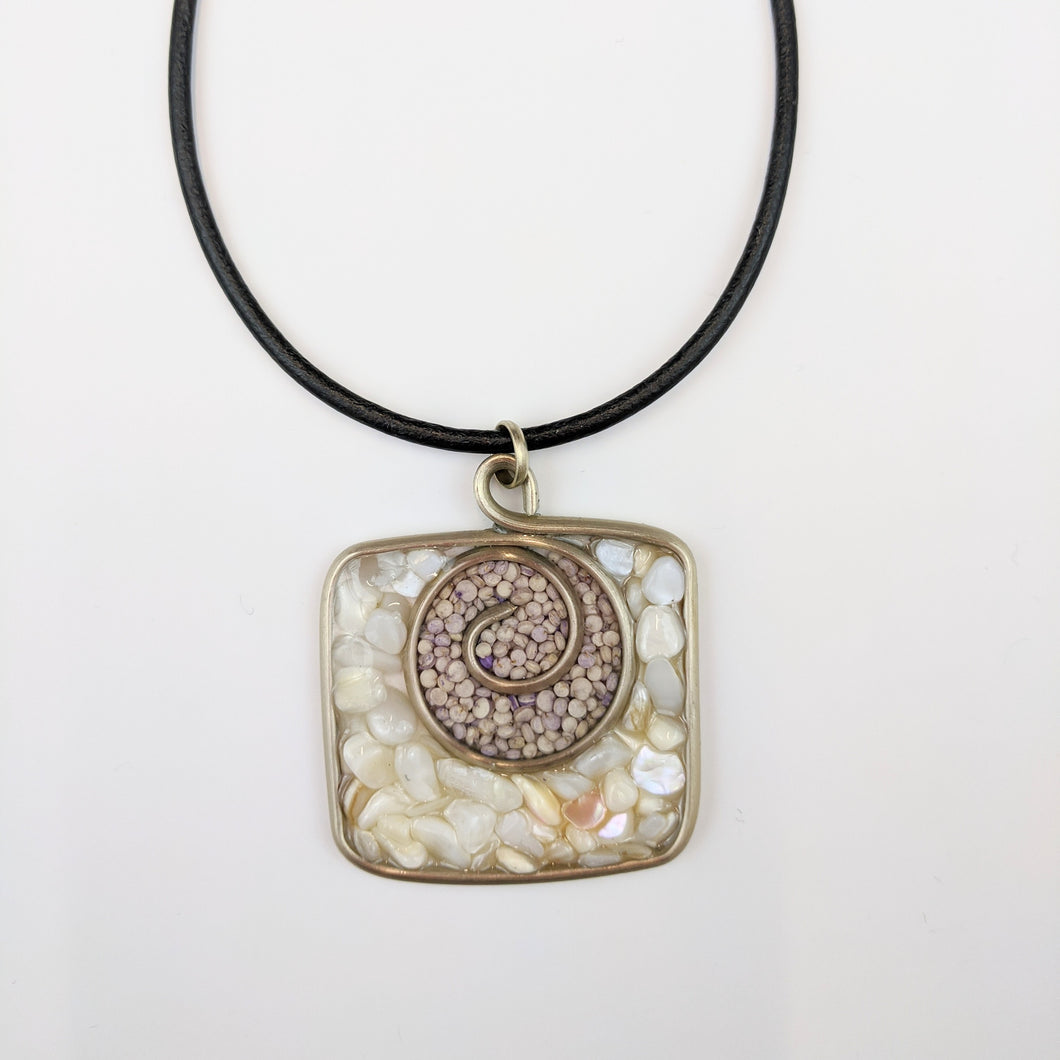 Square-shaped Necklace 