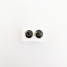 Load image into Gallery viewer, Round-shaped Stud Earrings 17mm &quot;Black&quot;
